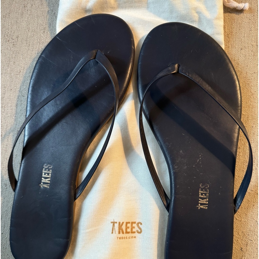 Tkees flip flops